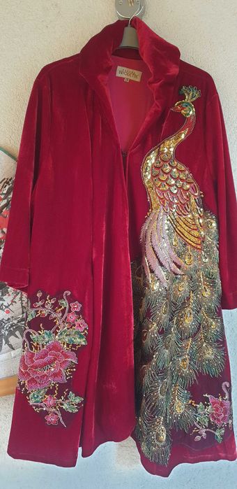 Mantou catifea de mătase cu broderii