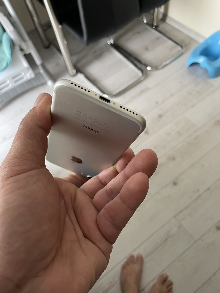 Iphone 7 32gb перфектен без забележки