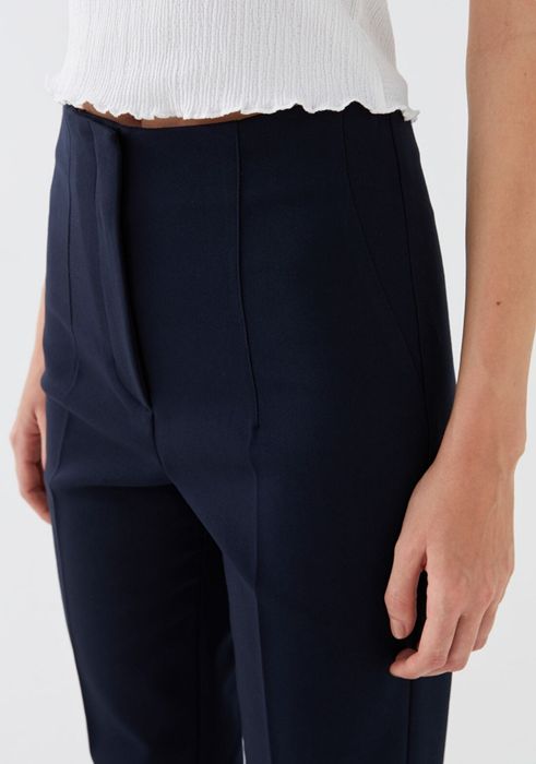 Офисные брюки в продаже