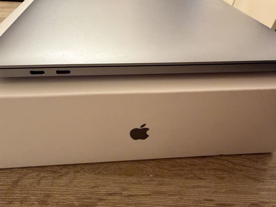 Macbook Pro M2 като нов