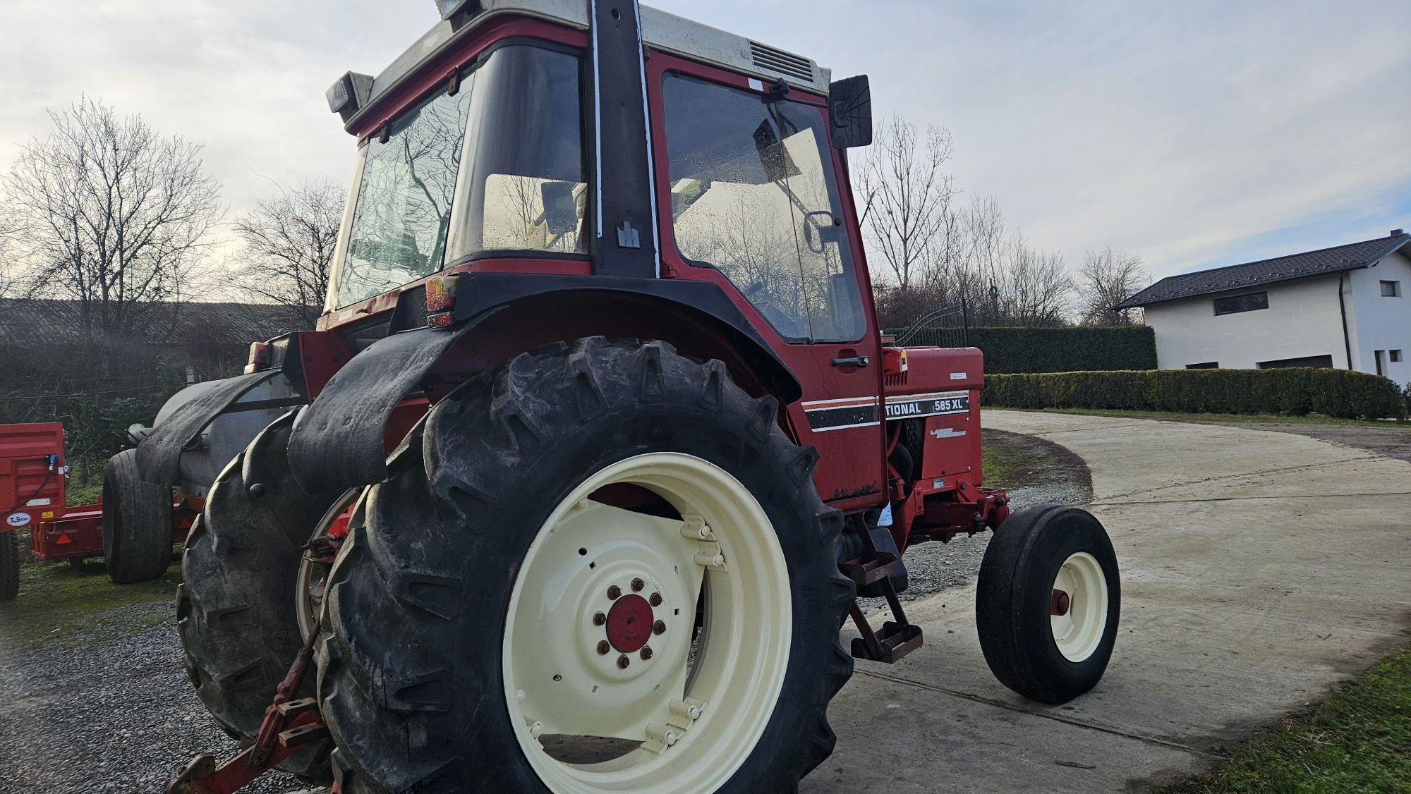 Tractor Case Internațional 585