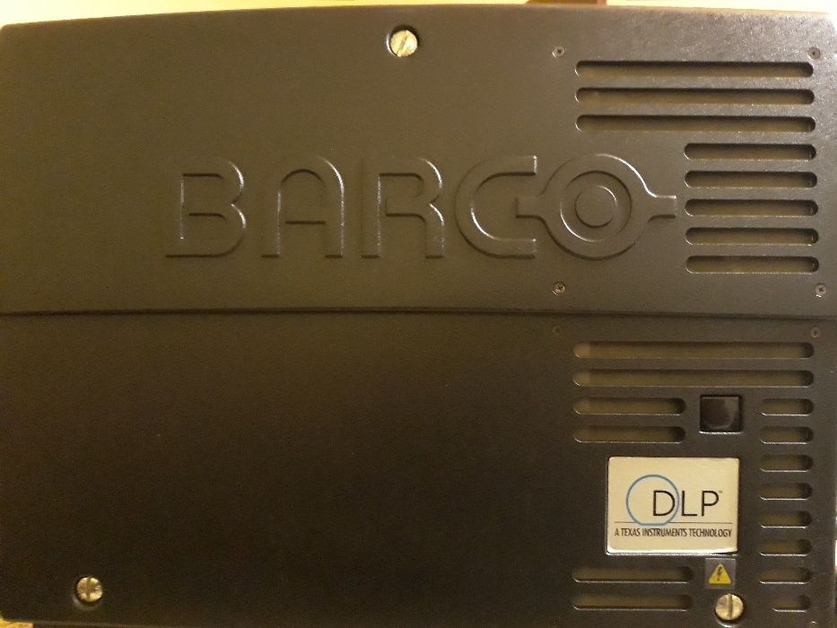 BARCO SLM G8 Проектор 3xDLP-Chip Profesional Cinema Projector