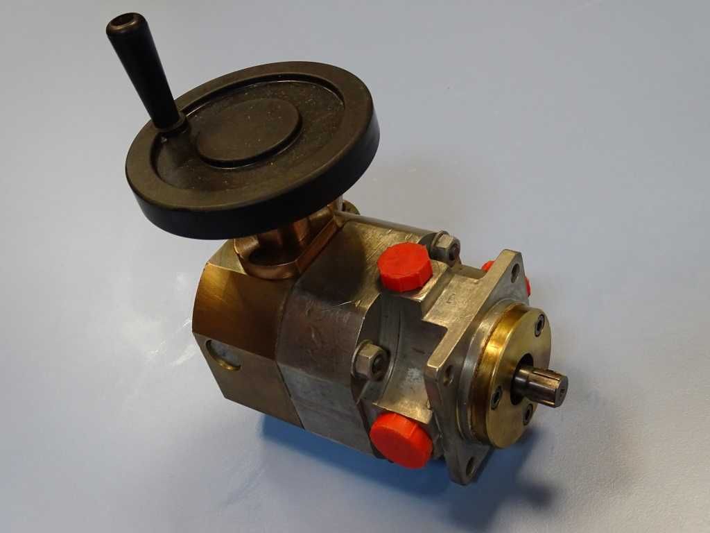Хидравлична помпа LUCAS IP60/MMA hydraulic pump