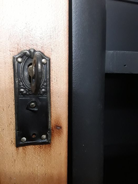 Dulap foarte vechi  de colectie reconditionat stare perfecta