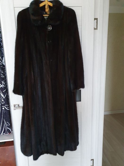 Продам норковую шубу классика
