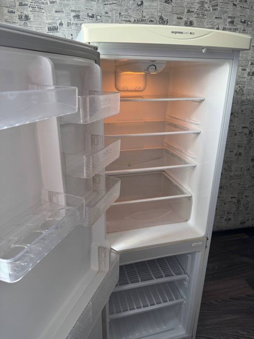 Продам холодильник