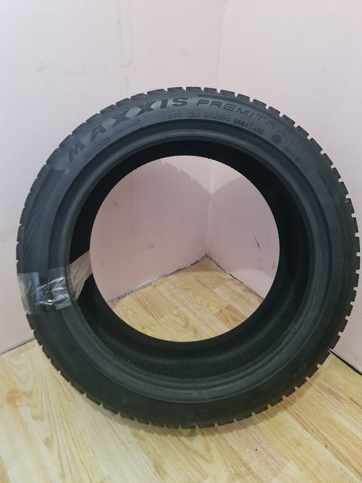 Зимний шина MAXXIS Premitra Ice SP5 235/45 R18 98 T без шип