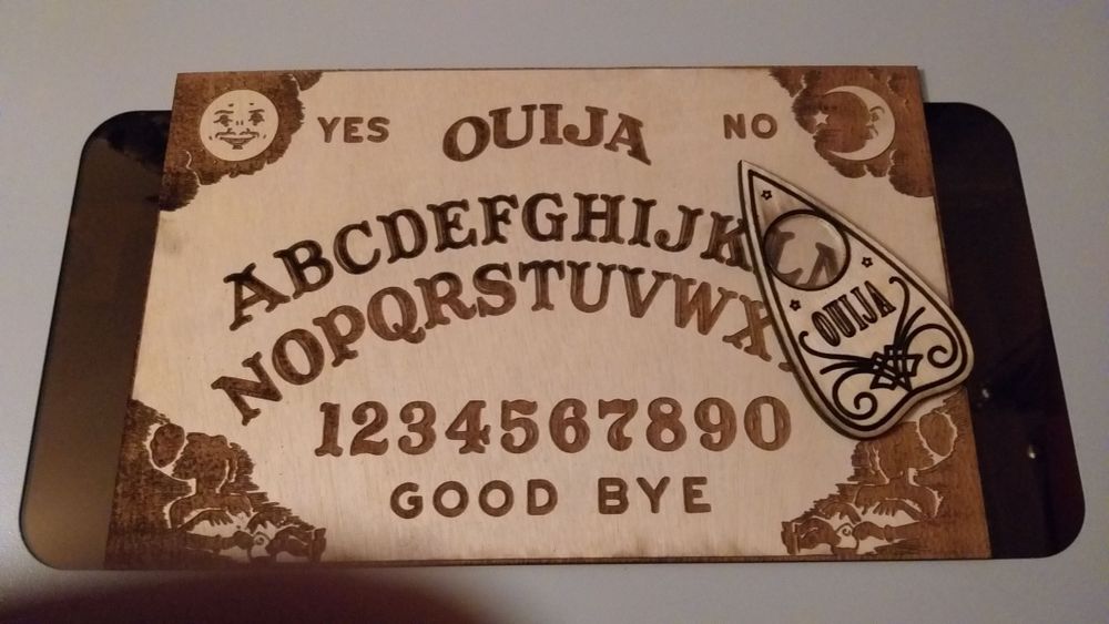 Tabla Ouija spiritism