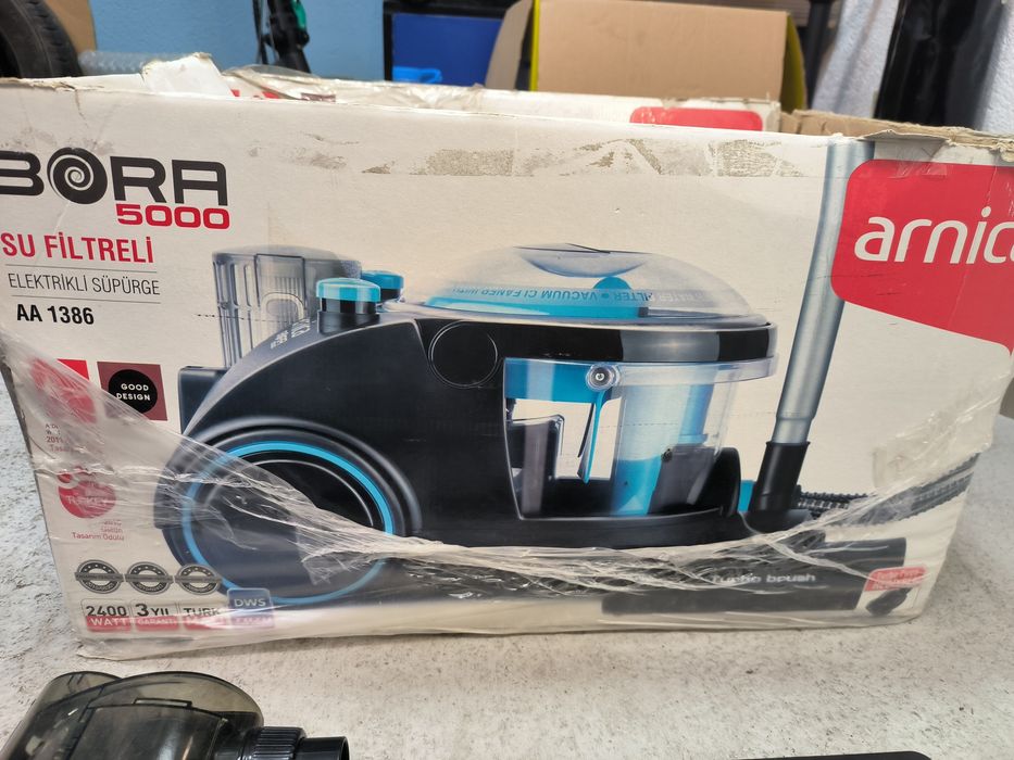 Прахосмукачка с воден филтър Arnica BORA 5000