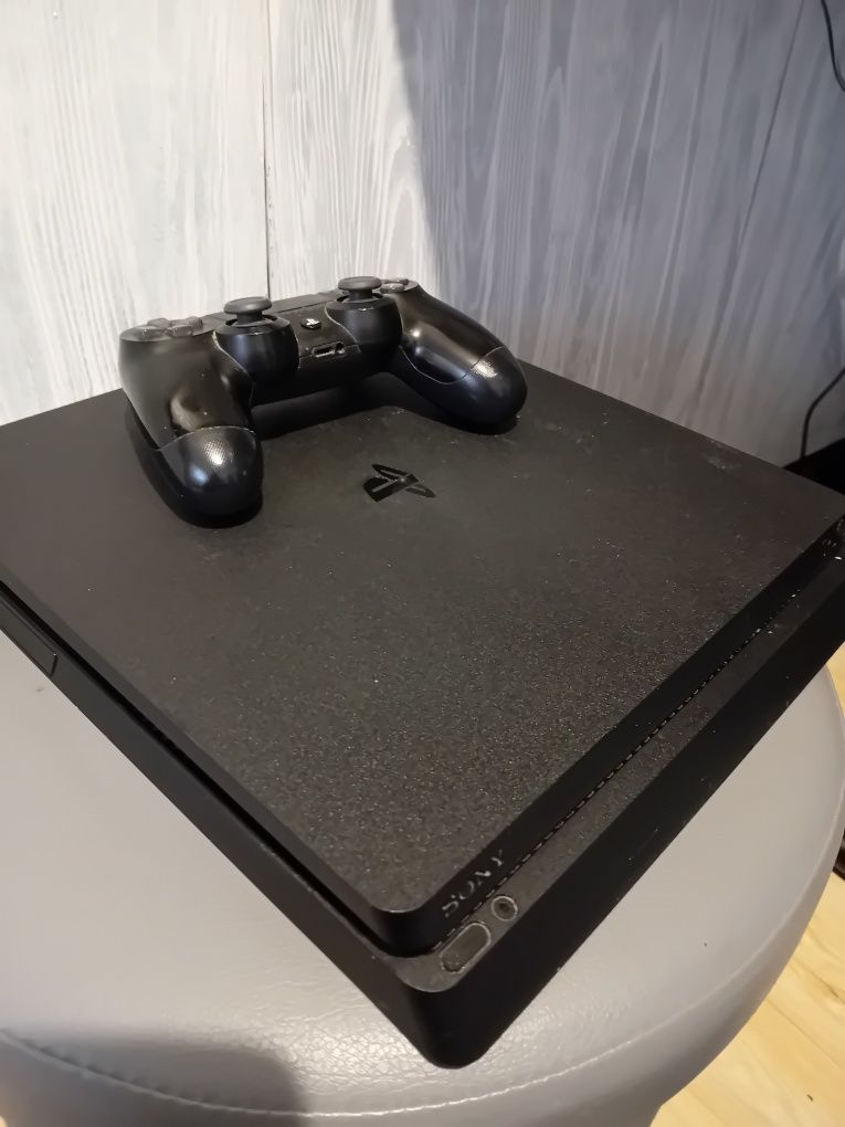 Отличен PlayStation 4 -230 лв.