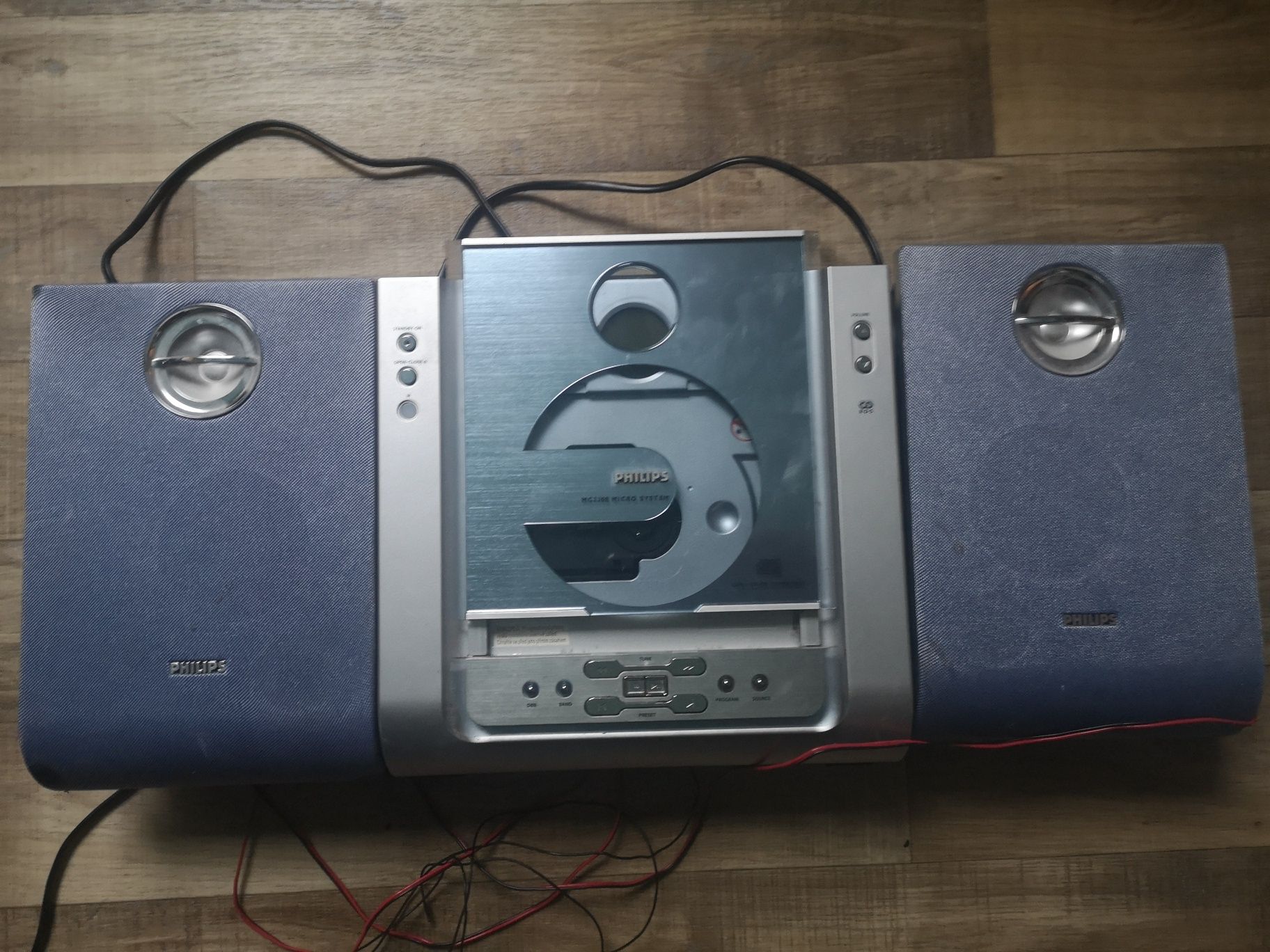 Sistem audio combina muzicala Hi-Fi Philips cu CD Radio Alarma
