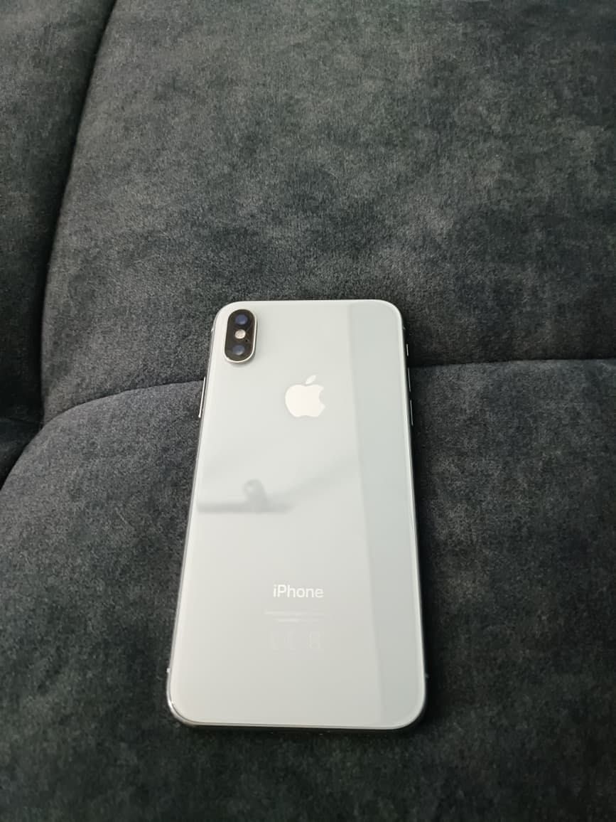 Продам iphone X 64