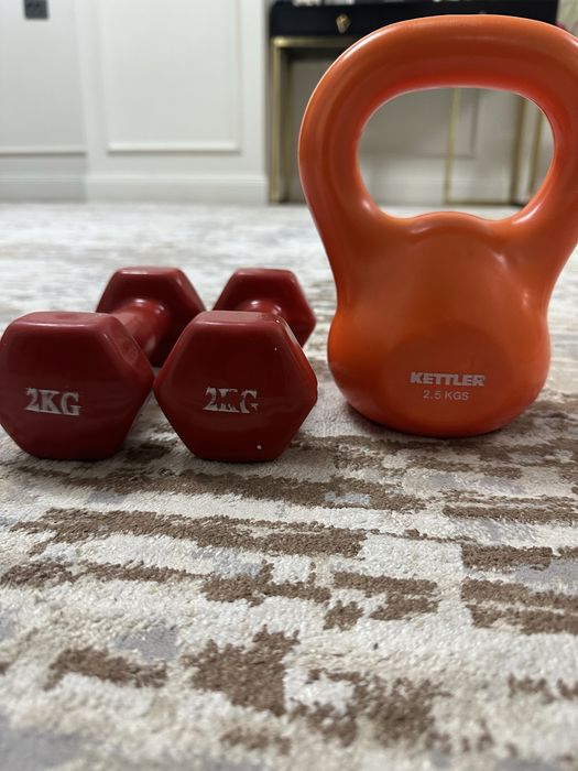 Гиря 2,5кг и гантели 2кг