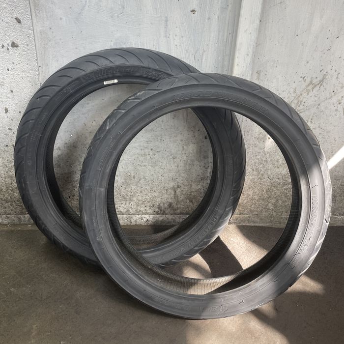 Продам 2 болона 120/70 zr17