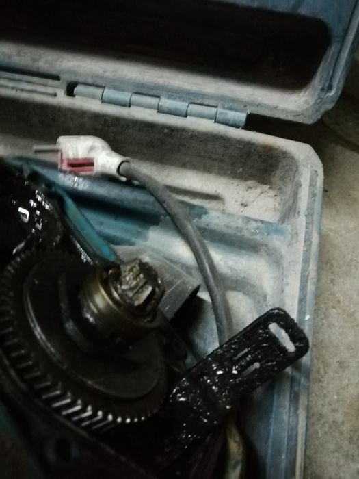 Rotopercutor makita hr2000c defectă , lucrări de instalații