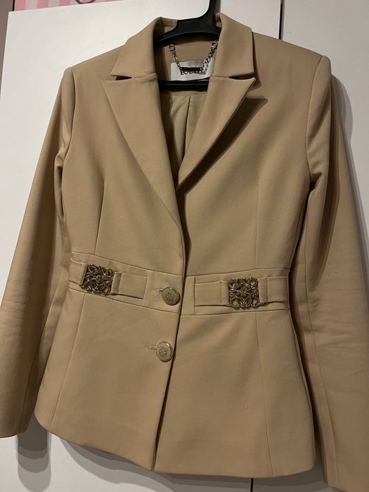 Елегантен оригинален костюм на LOEWE