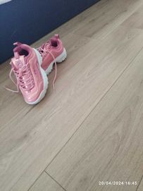 Розови детски обувки