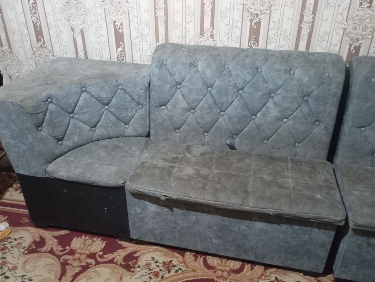 Срочно продаётся диван