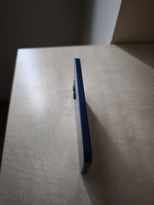 iPhone 12 64GB, Blue + 3 кейса и magnetic wallet