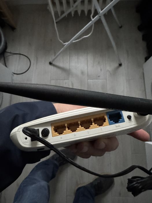 Switch wifi router Tplink 4 porturi Lan