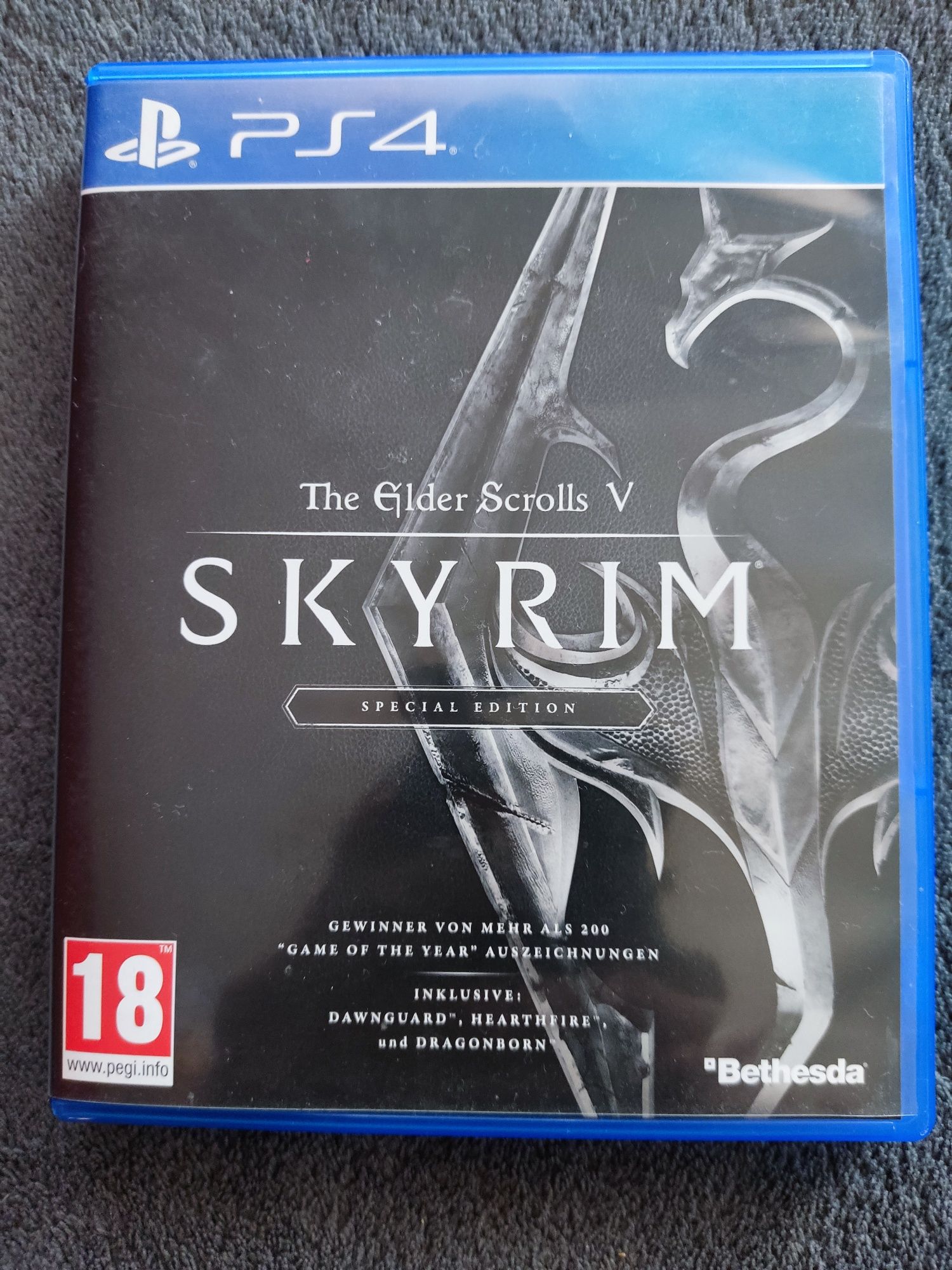 Joc pt consolă Sony PlayStation 4 sau 5 pe cd Skyrim-nou,impecabil