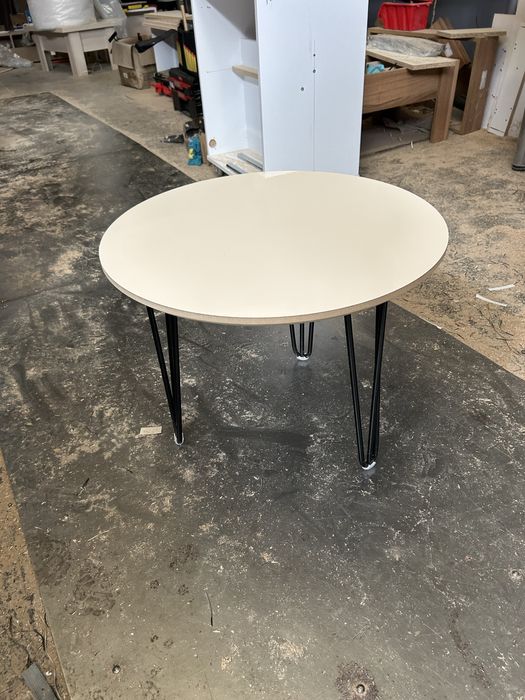 Masuta living cu design modern