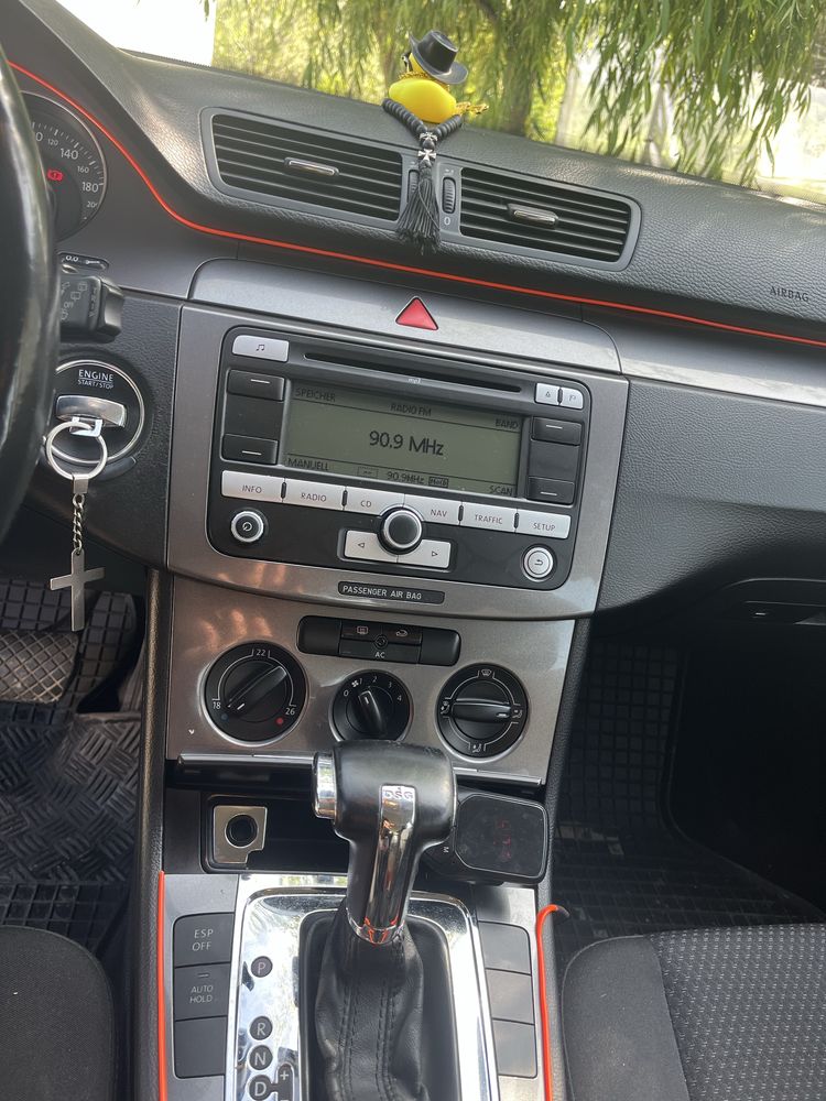 Vand passat, b6! Masina este imecabila nu bate nu troncane.