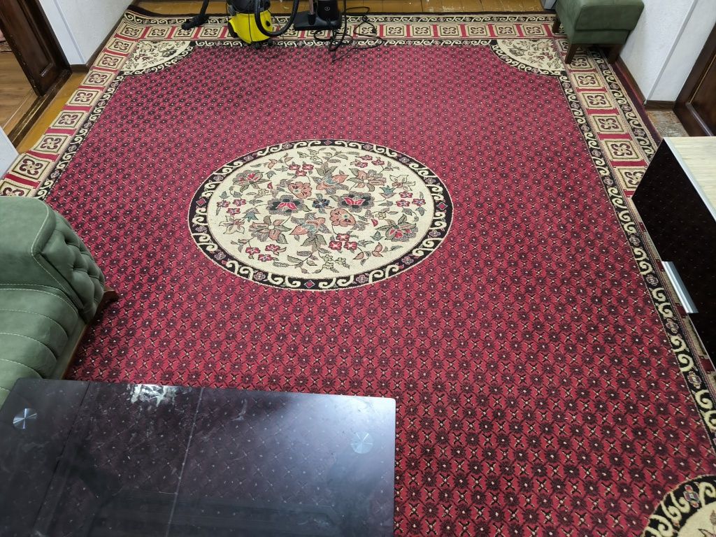 Gilam sotiladi 4*5