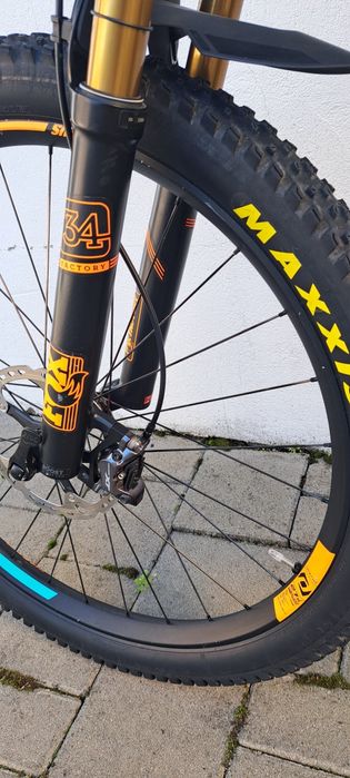 Bicicleta full suspension