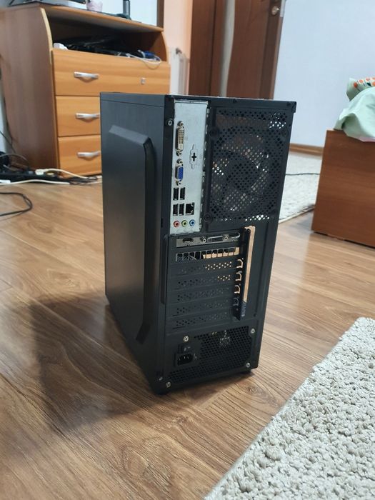 Vând calulator se gaming