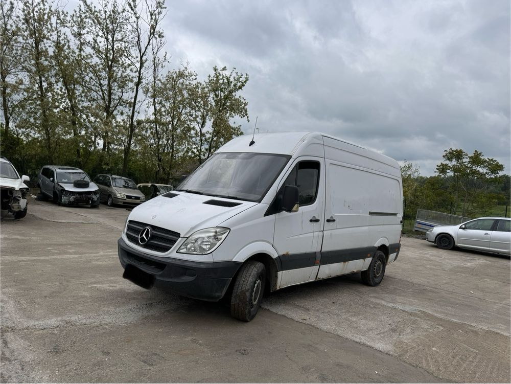 Dezmembrez Mercedes Sprinter 906 2.2cdi OM646