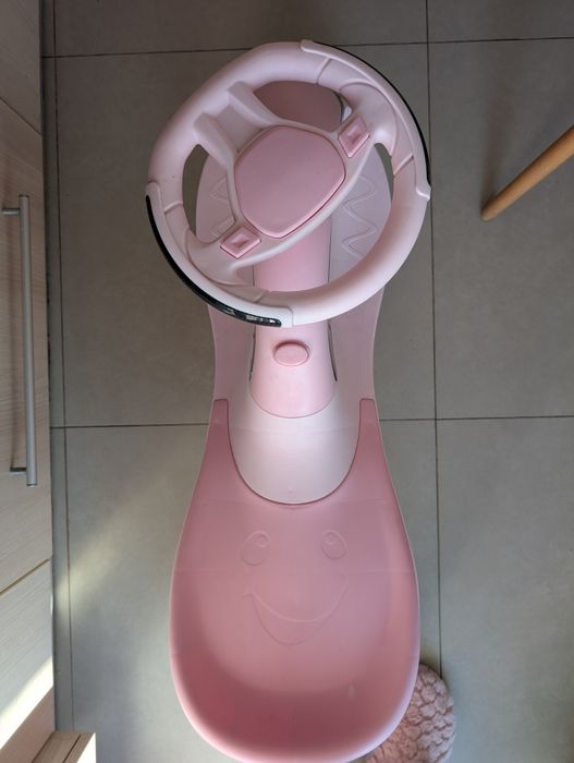 Mașinuță fara pedale cu lumini și sunete