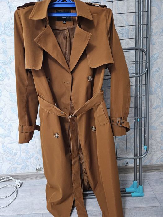 Продам женский тренч в отличном состоянии