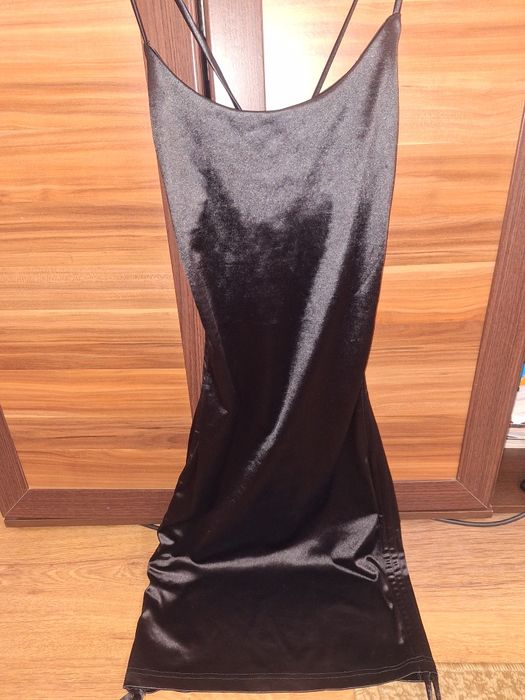 Стилна рокля на LOUCHE