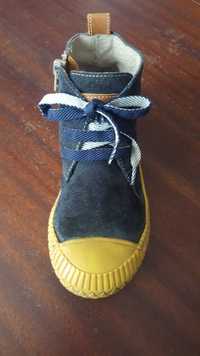 Детски обувки велур