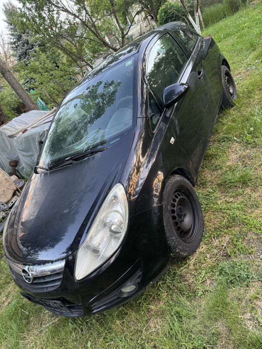 Opel Corsa D на части