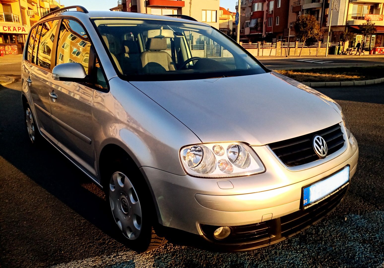 VW Touran, Automatic, Инвалиден, уникално състояние!

1,6 TSI Automat