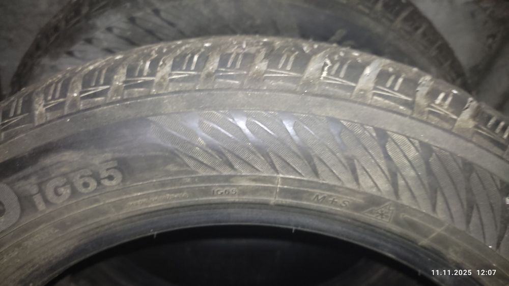 Шины шипованные 2 штуки