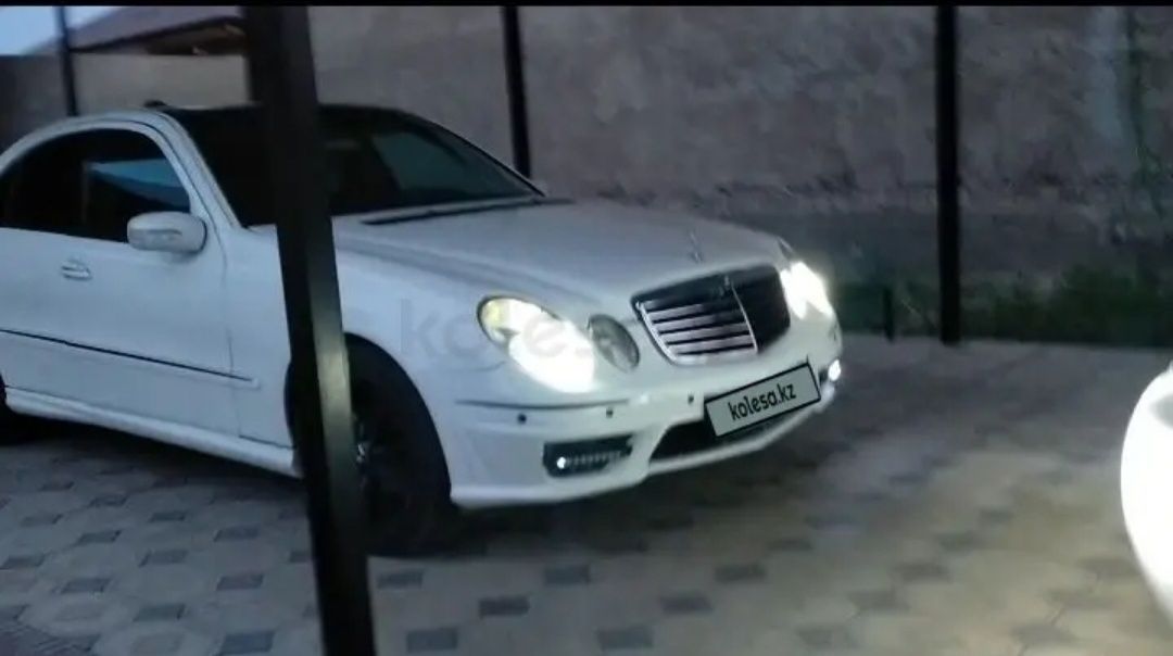 Mercedes Benz W211