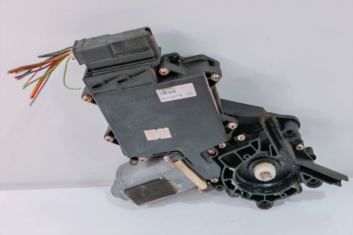 Motoras Macara  Dreapta Spate  7M3959802 / 1H4959811B Volkswagen VW S