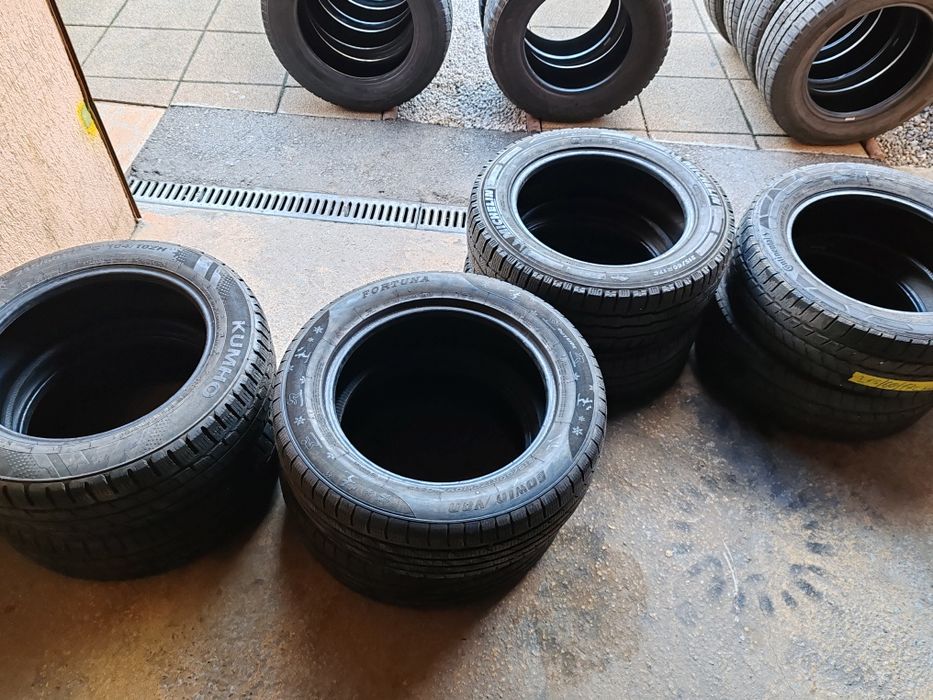 Vând cauciucuri 215/60/17 C M+S 8 buc imp Germania