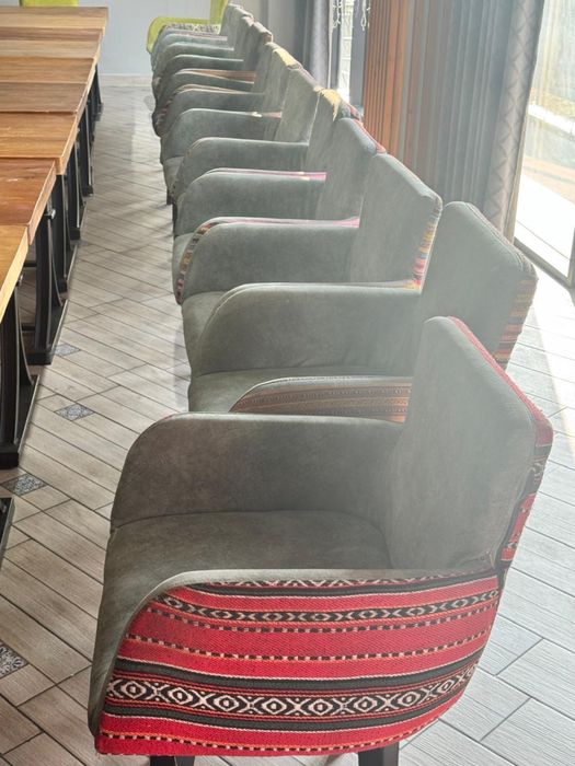 Продаются стулья кресла 50штук