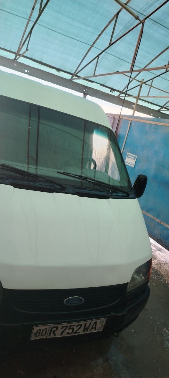 Ford sotiladi tez va arzon 1993