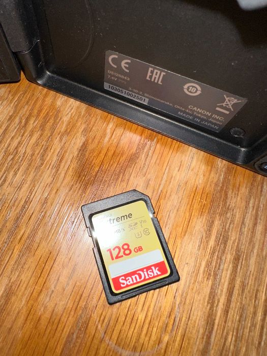 Canon EOS M50 Mark II+Obiectiv 15-45mm | Card 128GB | Stare Impecabilă