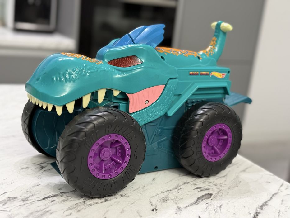 Hot Wheels Mega Wrex- Monster Trucks