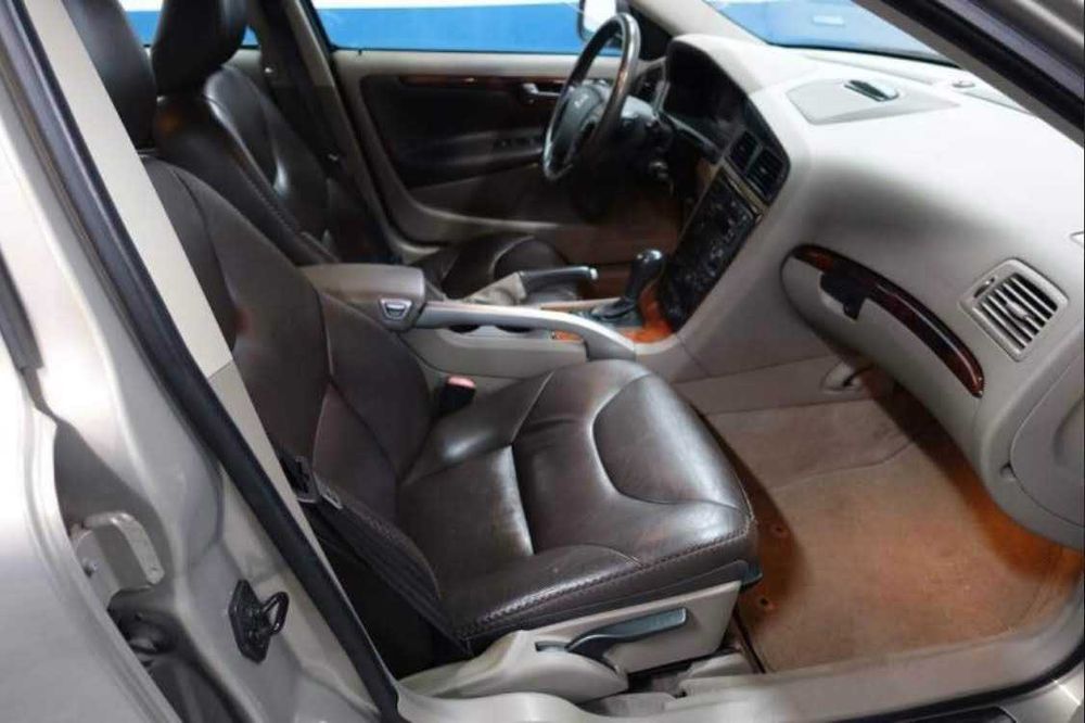 Volvo XC70 4X4 2005 intretinut excelent - inmatriculat in Romania