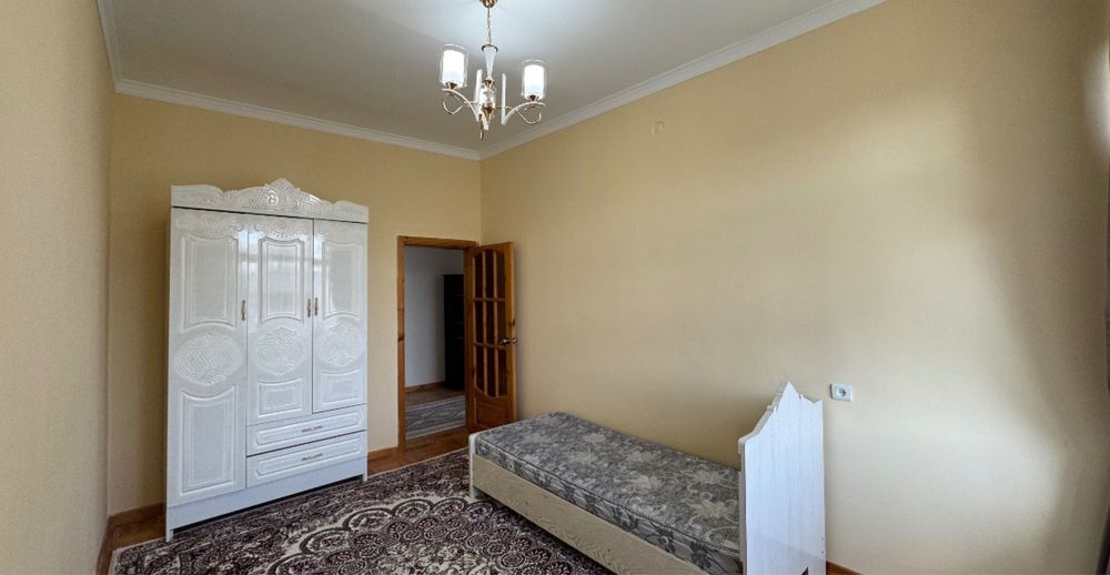 Продается 4х комнатная кв. 4й этаж. 114м2. Бульвар.