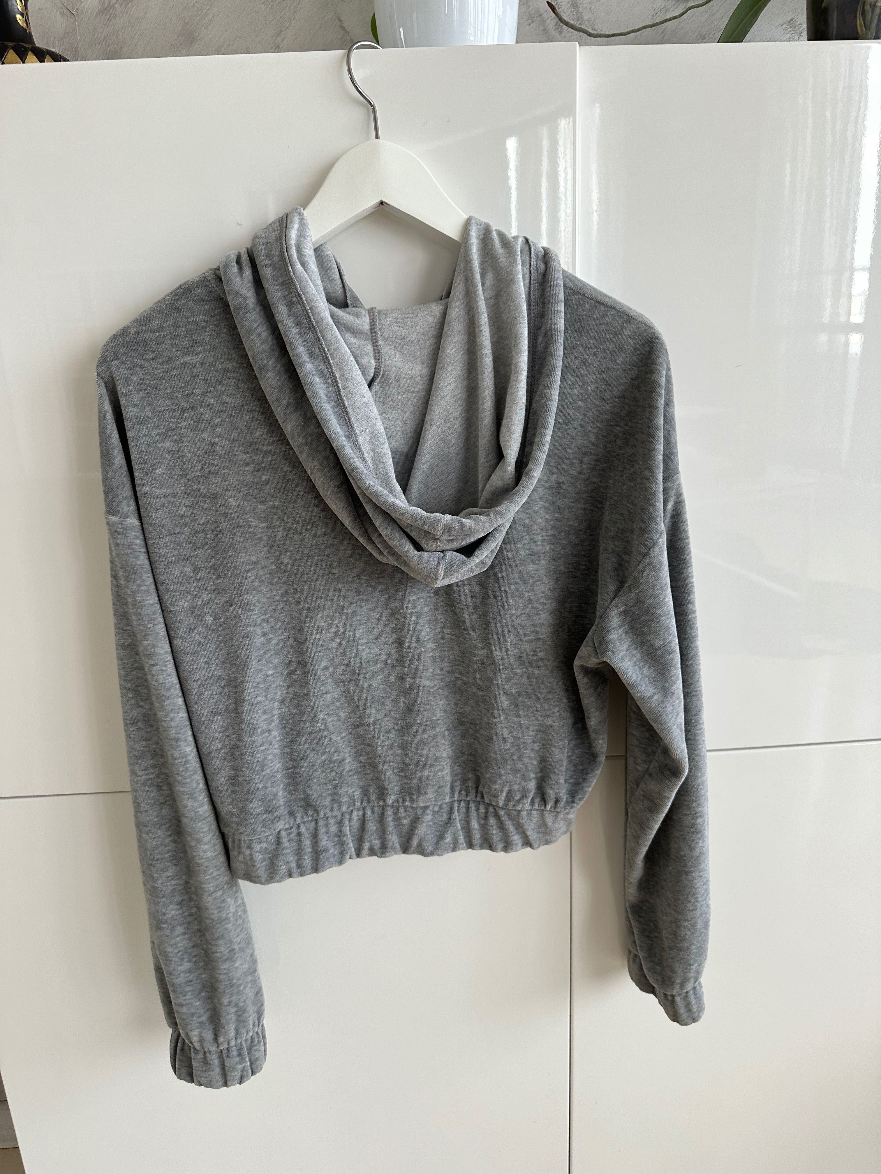 Bershka Плюшен сив суитчер
