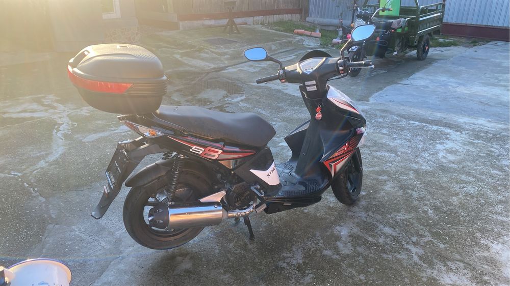 Vand scuter Kimko super 8