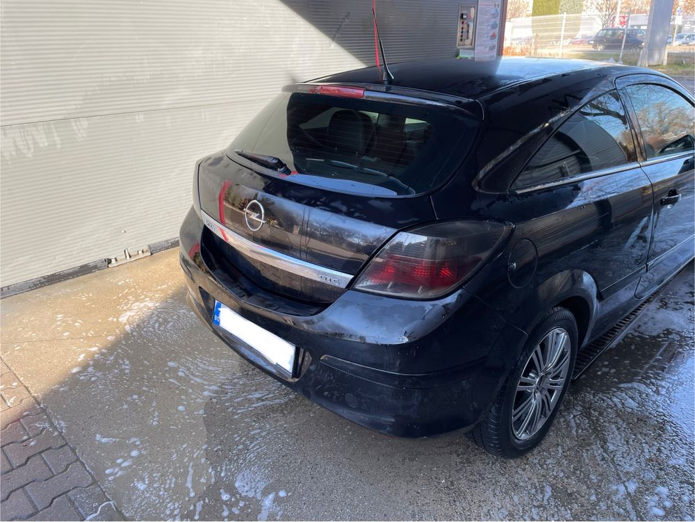 Opel Astra H GTC 1.7 diesel